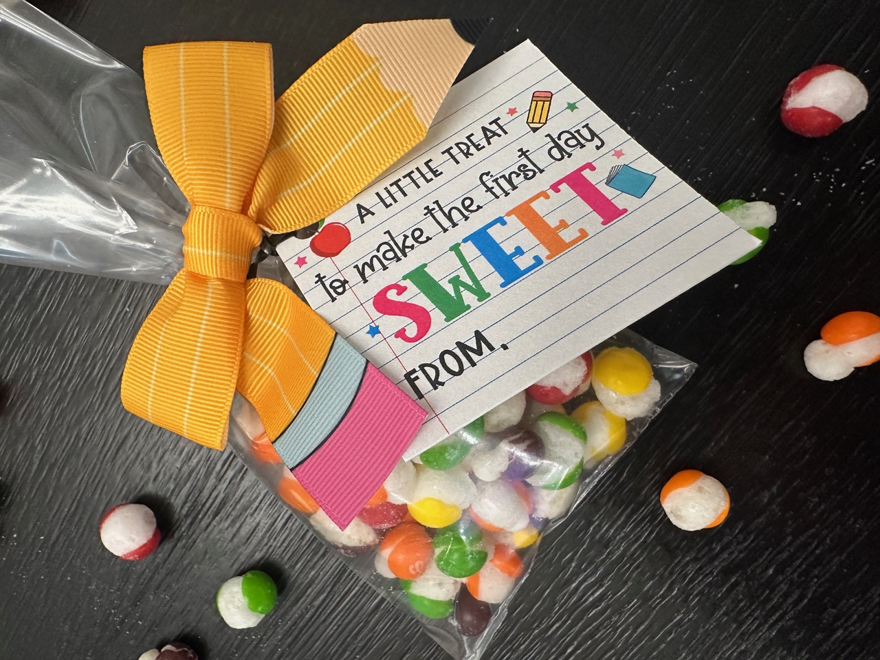 Single custom gift bag with bow and message tag