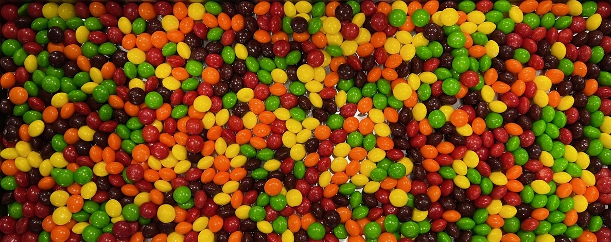 A tray filled with regular candy, ready for the freeze dryer